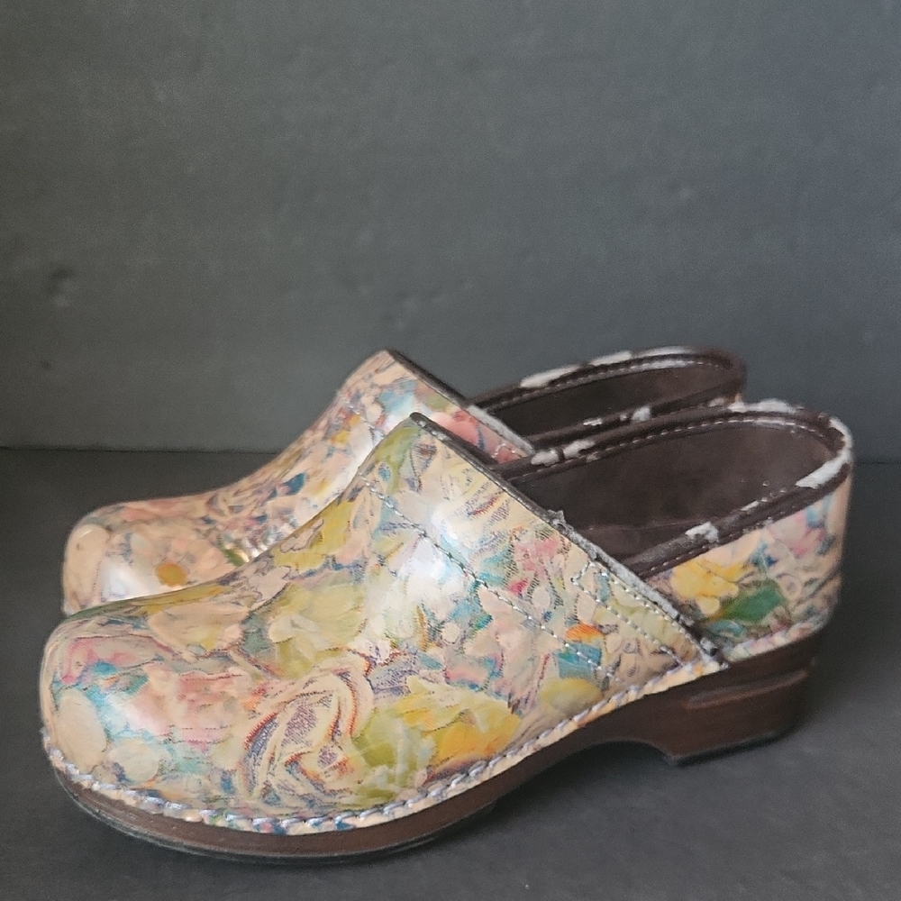 Dansko XP Clogs Pro Multi Floral Colors Size 36 Womens 6-6.5